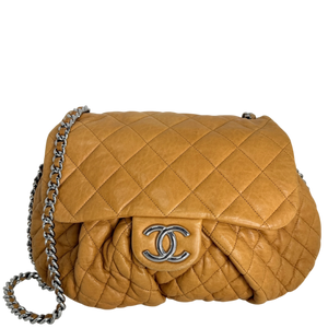 Chanel Chain Around Timeless Flap Bag lichtbruin leer CC-logo