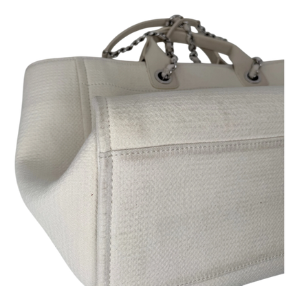 Chanel Deauville mittelgroße Tasche beige silberne Hardware 2022 / gut Chanel