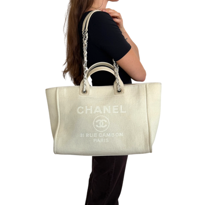 Chanel Deauville mittelgroße Tasche beige silberne Hardware 2022 / gut Chanel
