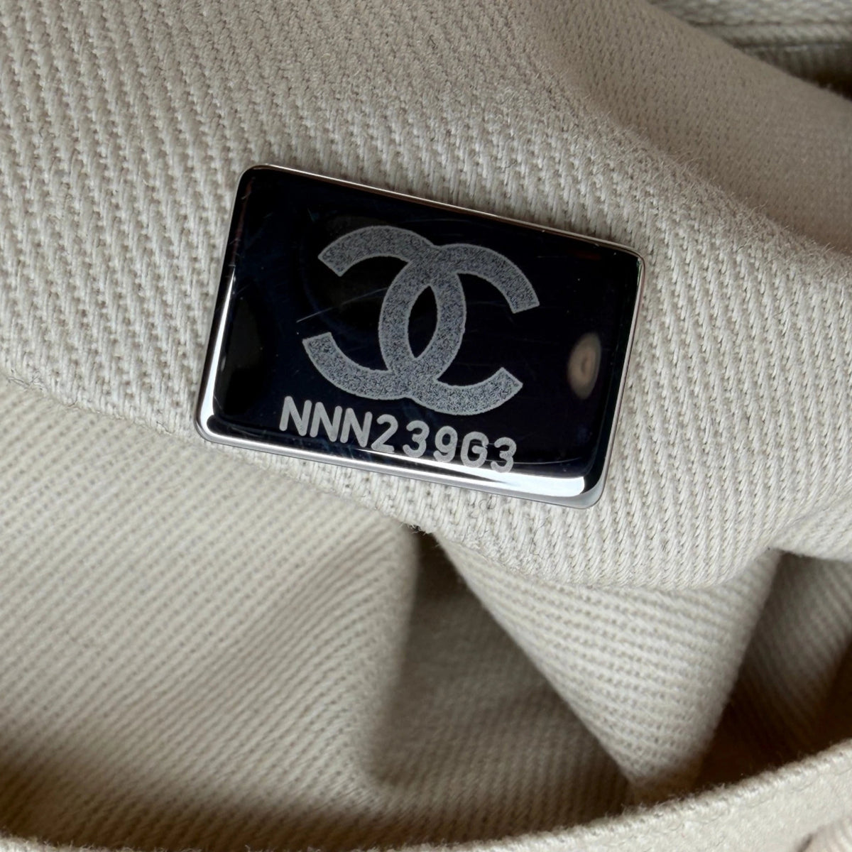 Chanel Deauville mittelgroße Tasche beige silberne Hardware 2022 / gut Chanel