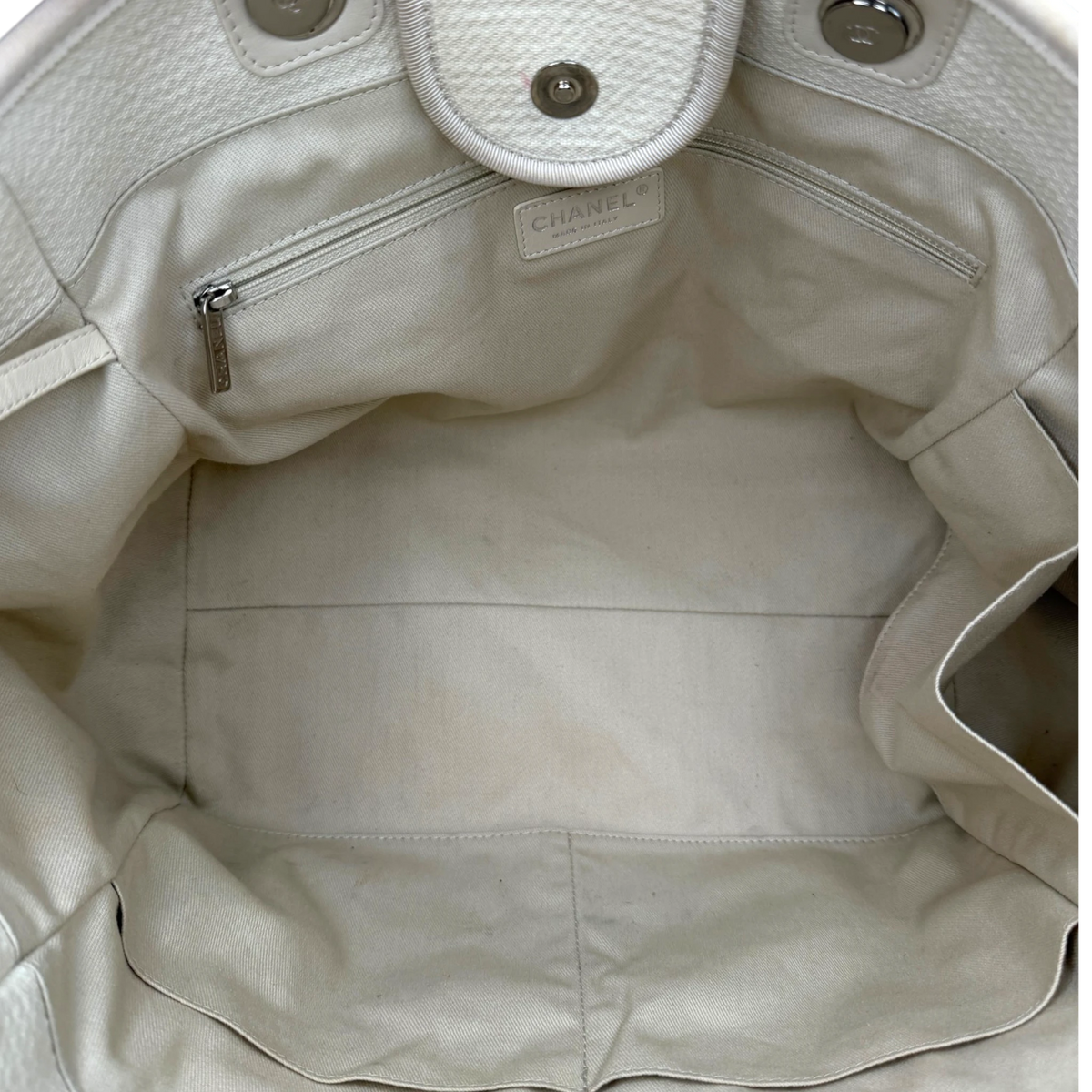 Chanel Deauville mittelgroße Tasche beige silberne Hardware 2022 / gut Chanel