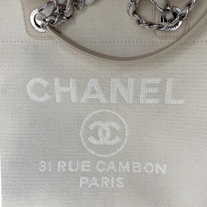 Chanel Deauville mittelgroße Tasche beige silberne Hardware 2022 / gut Chanel