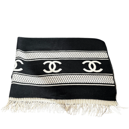 Chanel Kaschmir Reversible Decke Schwarz Weiß / neuwertig Chanel