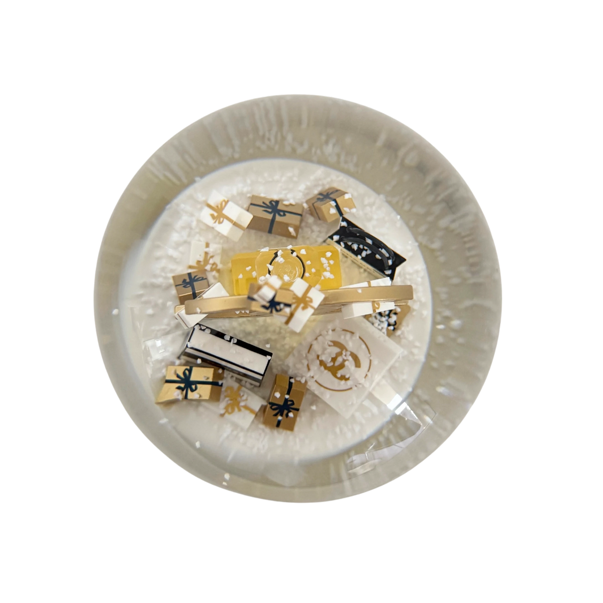 Chanel Schneekugel 2023 Gold / neuwertig Chanel