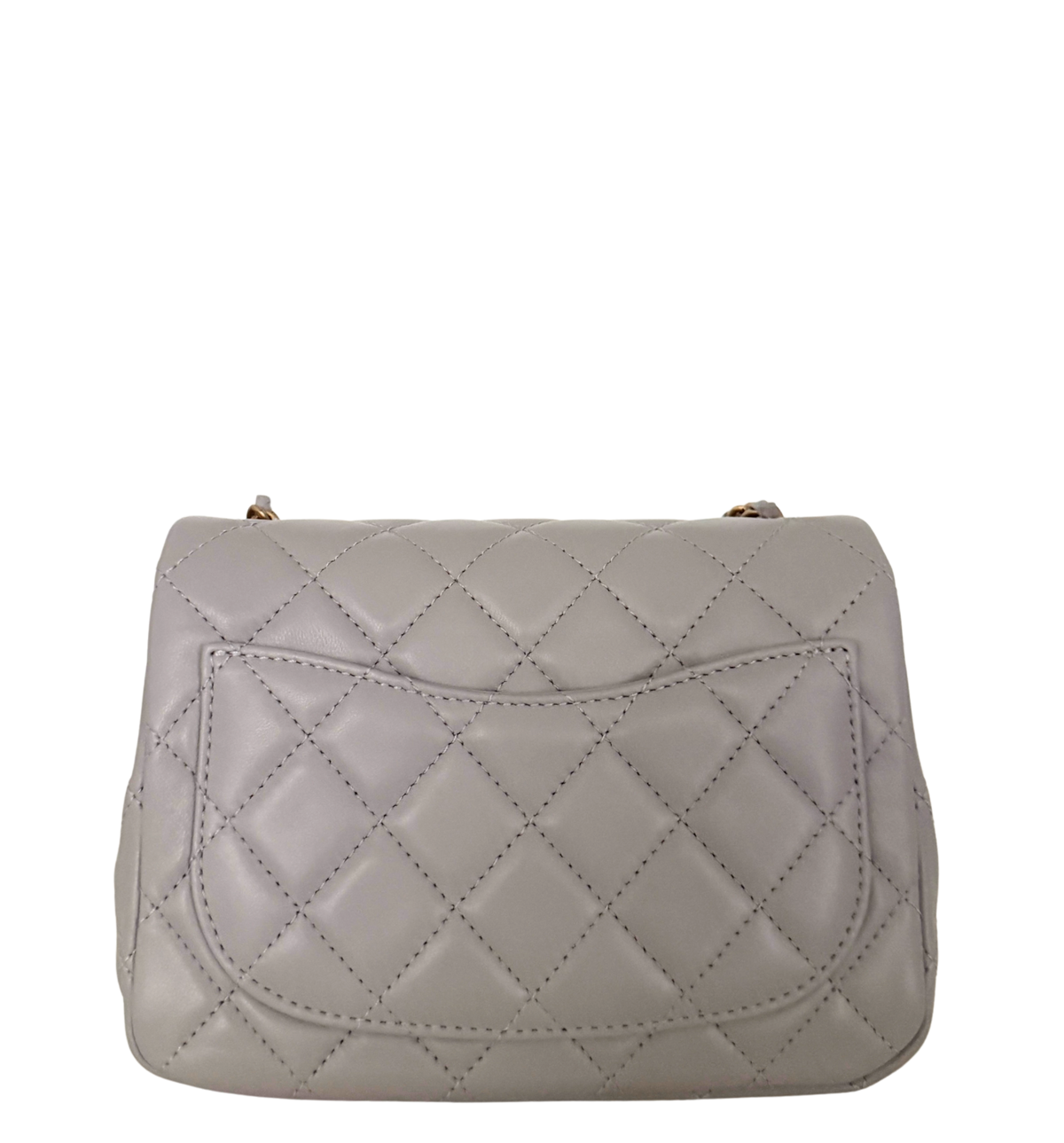 Chanel Kleine Pattentasche Lammleder und goldfarbenes Metall Hellgrau Fullset / neuwertig Chanel