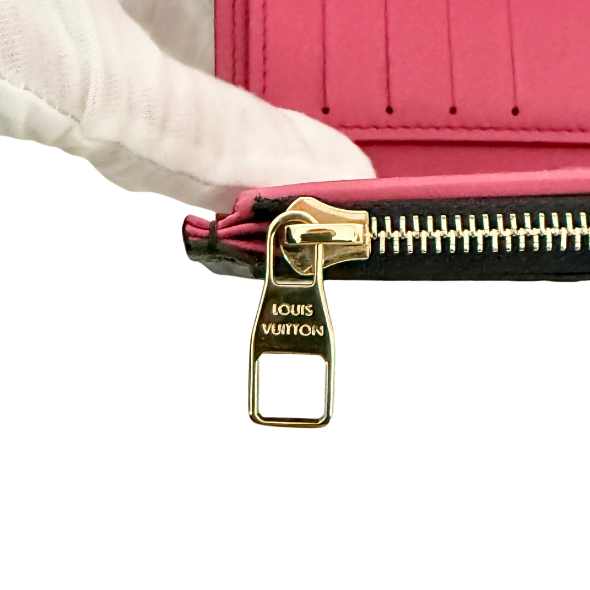 Louis Vuitton Compact Capucines Geldbörse Noir Rose / neuwertig Louis Vuitton