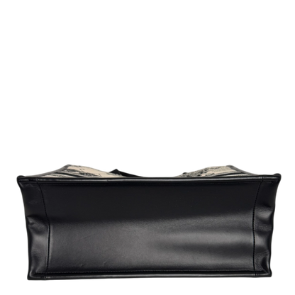 Dior Book Tote Medium Dior Zodiac Stickerei Latte Multicolor Schwarzes Leder mit Schulterriemen 2024 Dior
