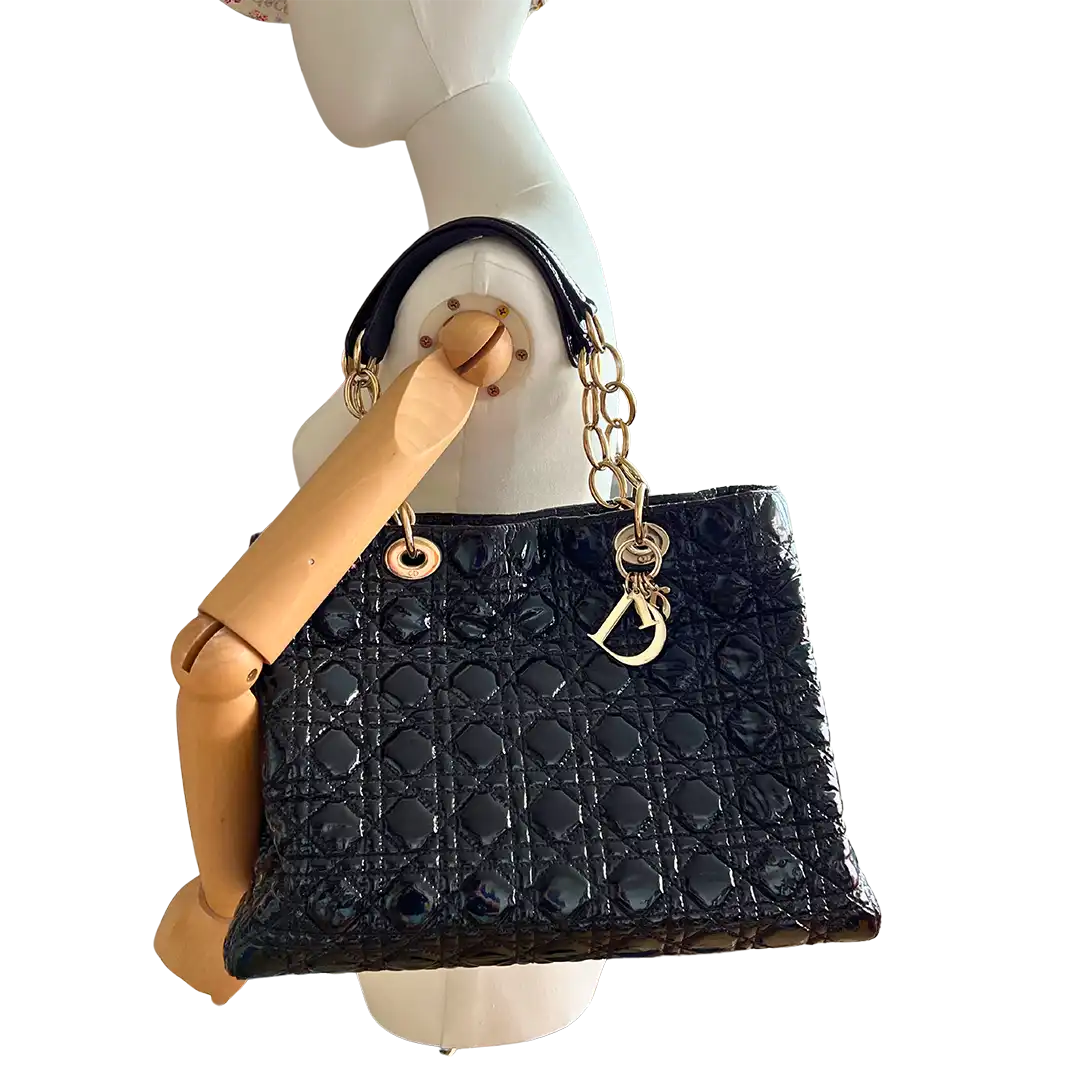 Christian Dior Henkeltasche Soft Lady Dior Shopper Cannage Lackleder schwarz / dunkel lila / sehr gut Dior