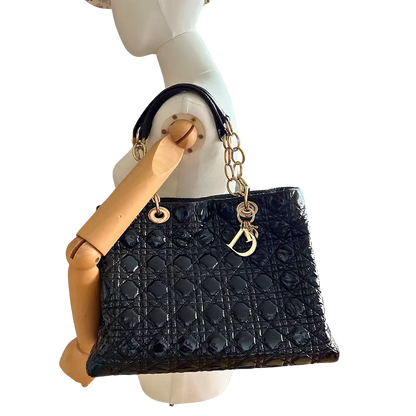 Christian Dior Henkeltasche Soft Lady Dior Shopper Cannage Lackleder schwarz / dunkel lila / sehr gut Dior