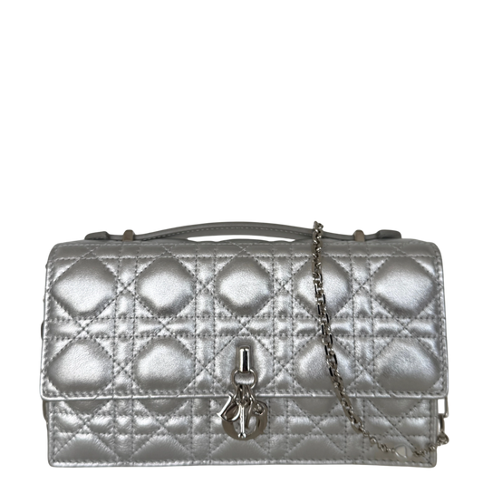 Dior My Dior Daily Pouch mit Kette Silber / sehr gut Dior