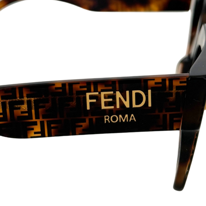 Fendi Sonnenbrille ROMA FE40101I Braun / neuwertig Fendi