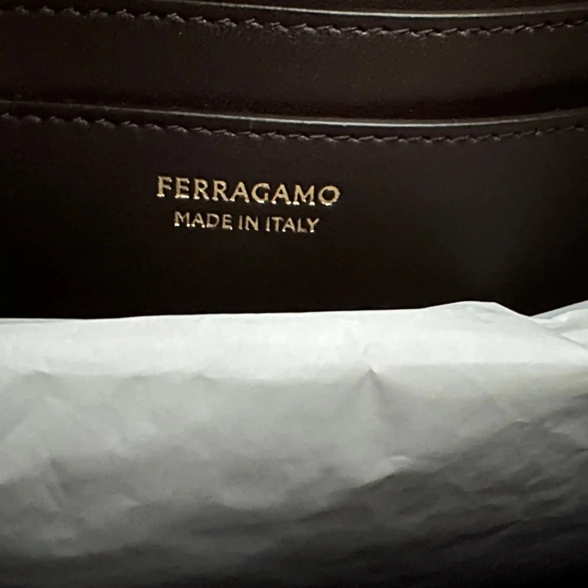 Ferragamo Hug Tote Bag aus Veloursleder braun / ungetragen Salvatore Ferragamo