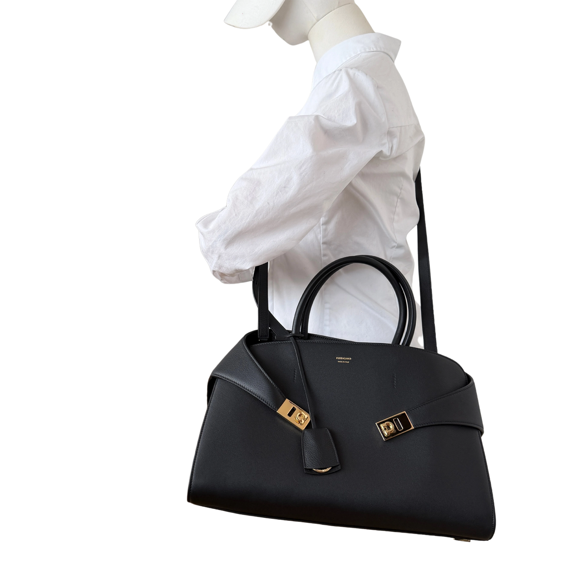 Salvatore Ferragamo HUG (L) Leder schwarz / neuwertig Salvatore Ferragamo
