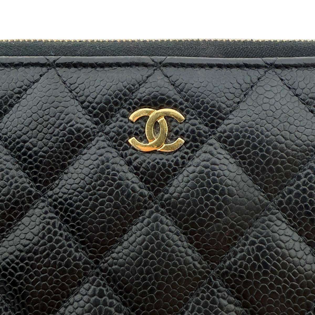 Chanel Gusset Zip Around portemonnee van kaviaarleer zwart
