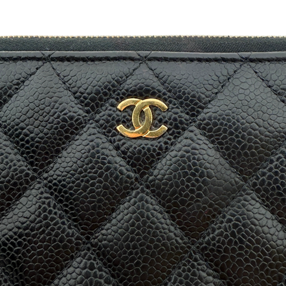 Chanel Gusset Zip Around portemonnee van kaviaarleer zwart