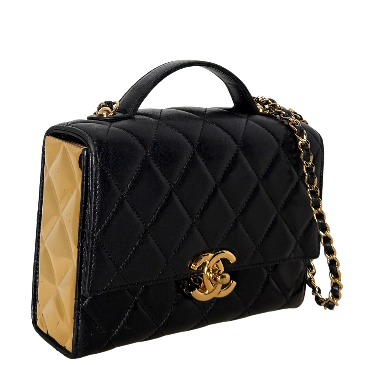 Chanel Matelassé Schultertasche mit goldener Hardware Schwarz / sehr gut Chanel