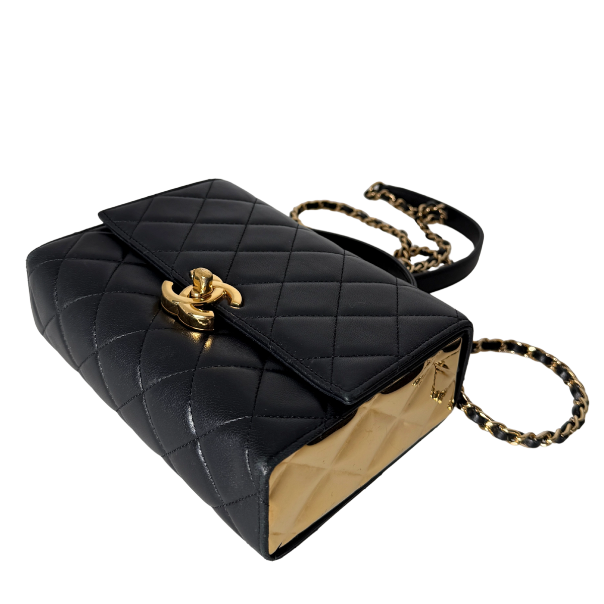 Chanel Matelassé Schultertasche mit goldener Hardware Schwarz / sehr gut Chanel