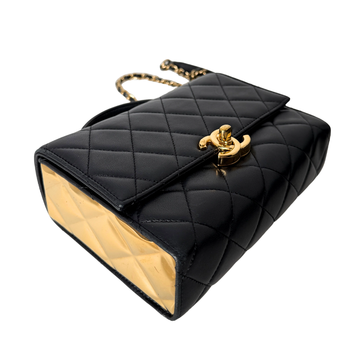 Chanel Matelassé Schultertasche mit goldener Hardware Schwarz / sehr gut Chanel