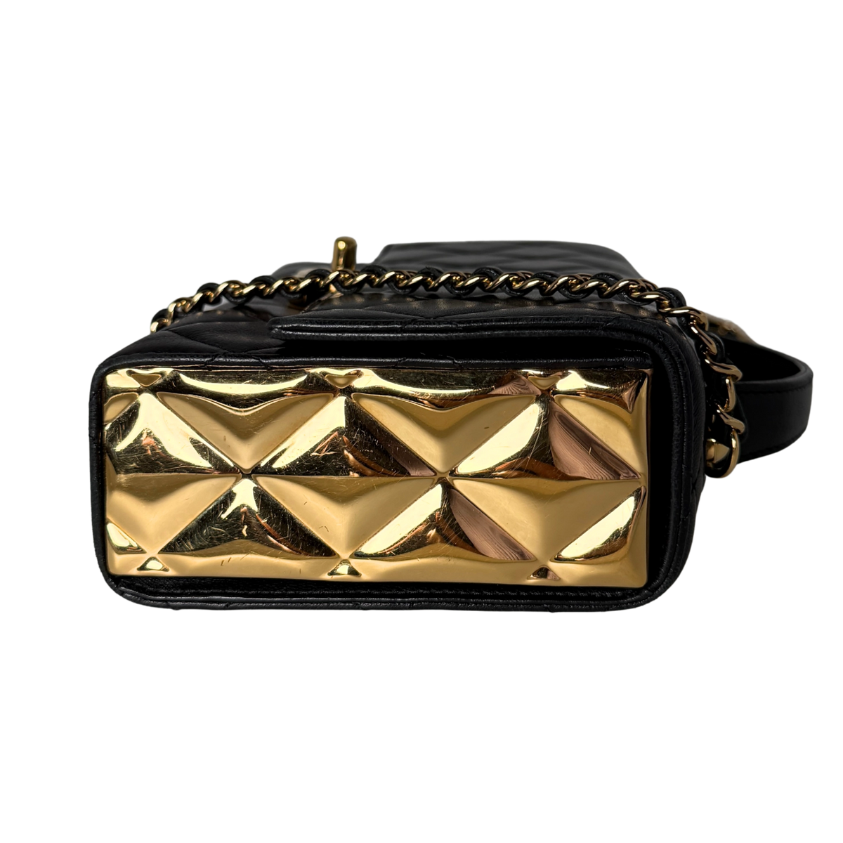 Chanel Matelassé Schultertasche mit goldener Hardware Schwarz / sehr gut Chanel