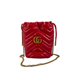 Gucci GG Marmont Mini-Bucket van rood leer
