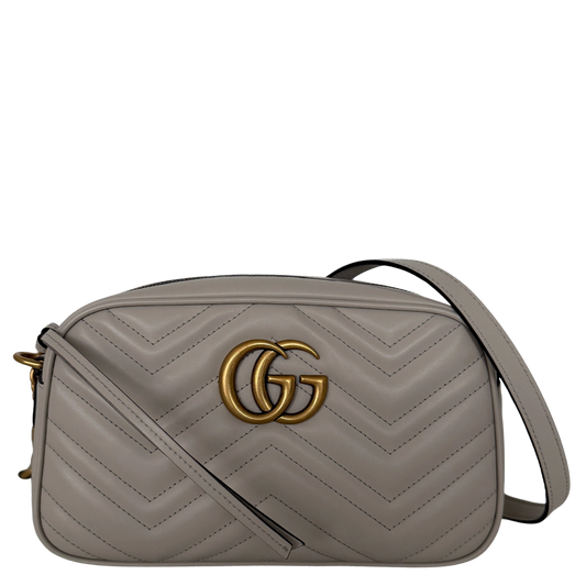 Gucci GG Marmont Camerabag klein hellgrau Leder / neuwertig Gucci