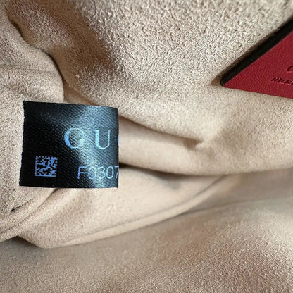 Gucci kleine GG Marmont Schultertasche aus Matelassé rot Fullset / neuwertig Gucci