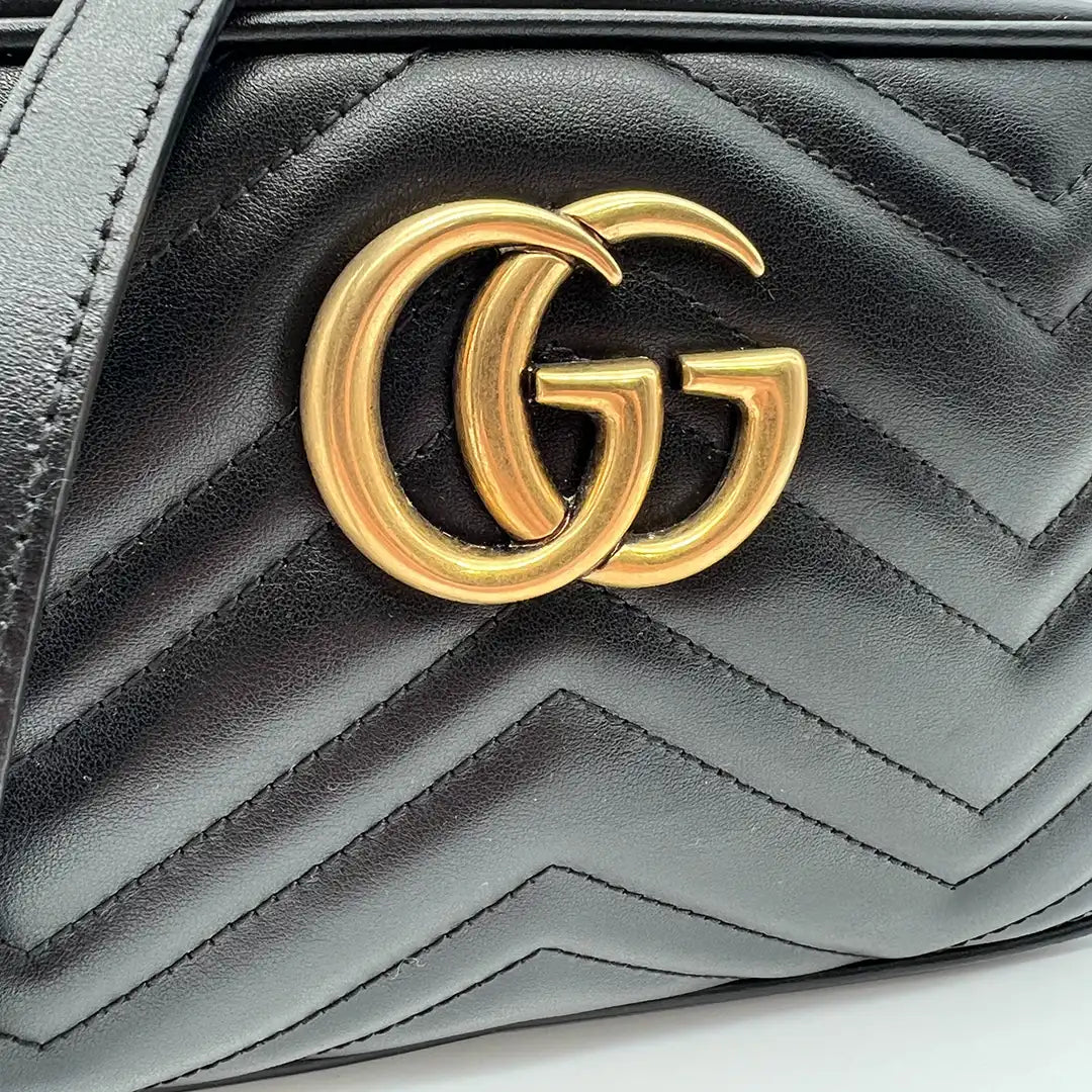 Gucci GG Marmont Kamera-Schultertasche schwarz / neuwertig Echtheitscheck