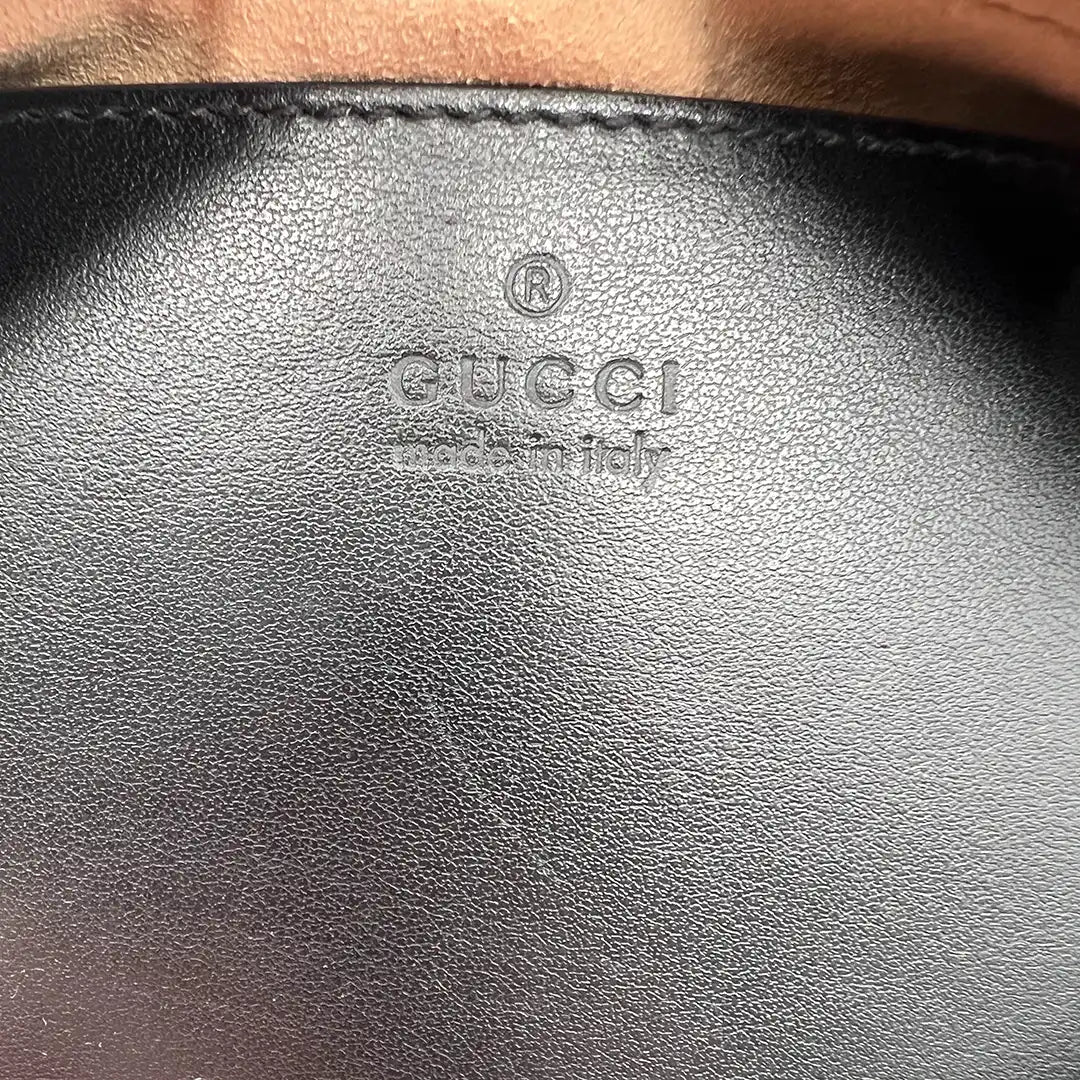 Gucci GG Marmont Kamera-Schultertasche schwarz / neuwertig Echtheitscheck