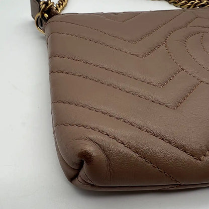 Gucci GG Marmont Matelasse Walle on Chain Mini Tasche mit Kette / gut Gucci