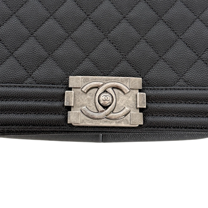 Chanel Boy Medium Kaviarleder Schwarz Fullset / neuwertig Chanel