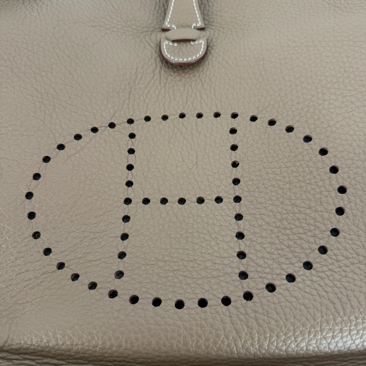 Hermès Evelyne III 29 PM Taurillon Clémence Étoupe Palladium