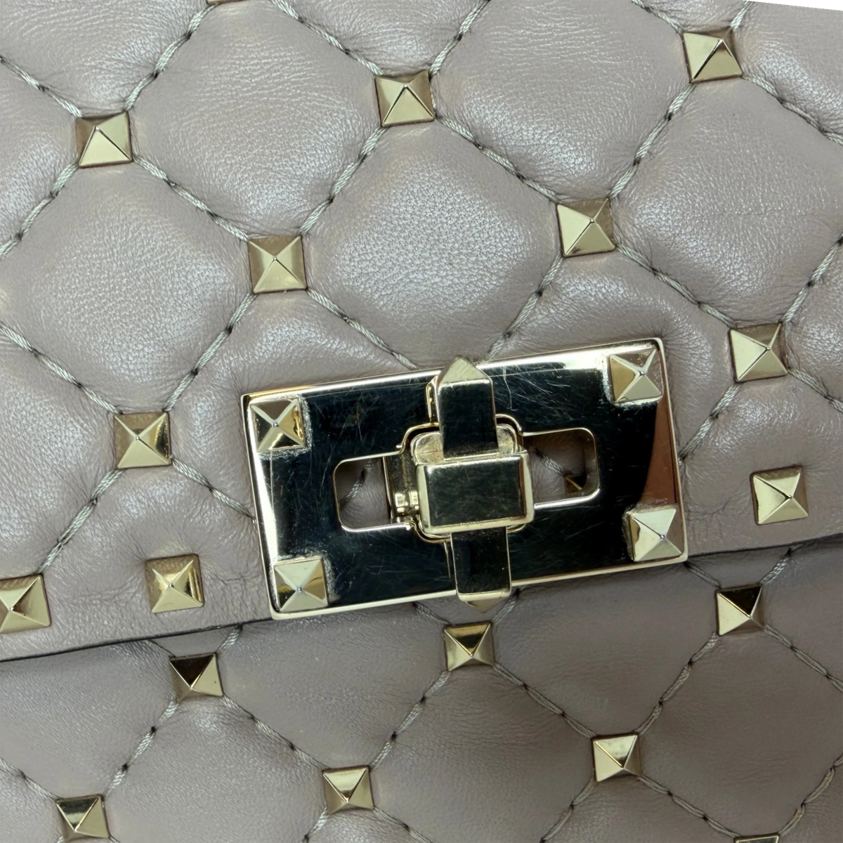 Valentino Garavani Rockstud Spike.Up Flap Bag Quilted Leather Medium Valentino