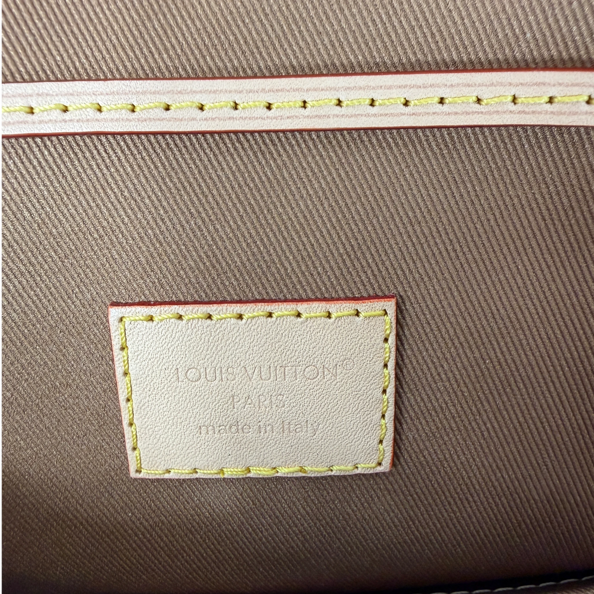 Louis Vuitton Montsouris MM Rucksack Monogram Canvas Vachetta Gold – Ansicht 7