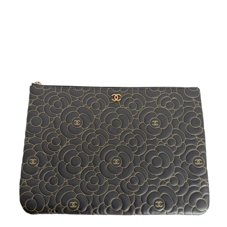 Chanel O Case Medium Camellia Lamsleer Zwart Goud Clutch
