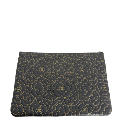 Chanel O Case Medium Camellia Lammleder Schwarz Gold Clutch
