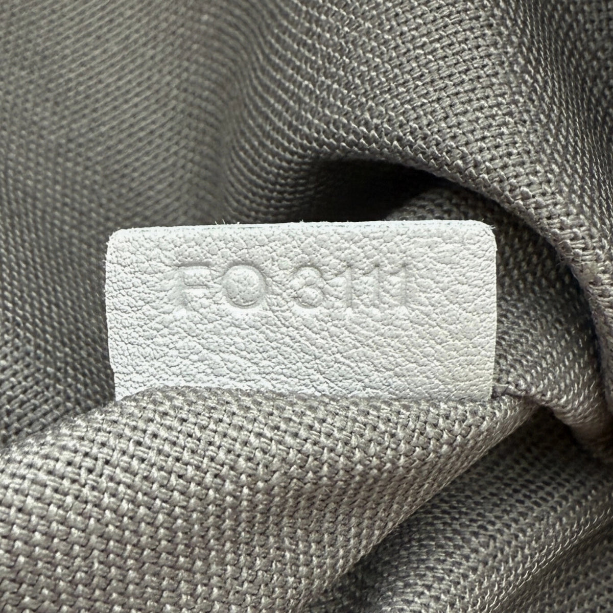 Louis Vuitton Infini Keepall 45 Bandoulière reistas lichtgrijs