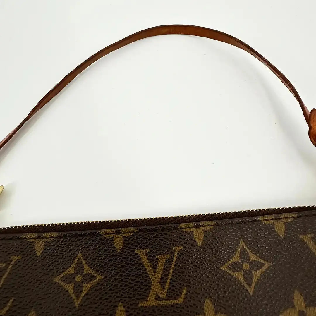 Louis Vuitton Pochette Accessoires Monogram Canvas braun / gut Louis Vuitton