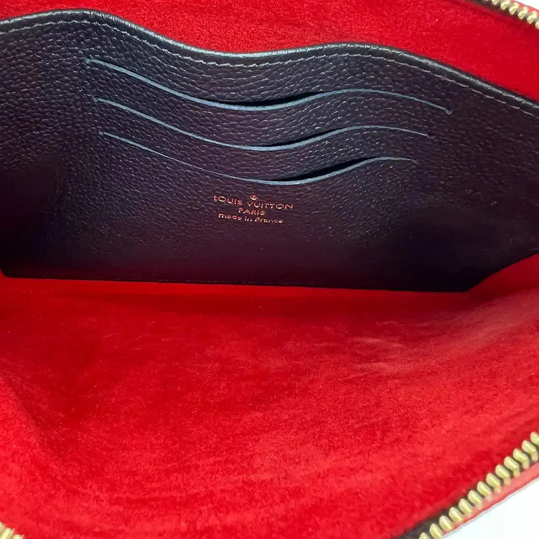 Louis Vuitton Pochette Melanie MM Marine Rouge Empreinte Leder / neuwertig Louis Vuitton