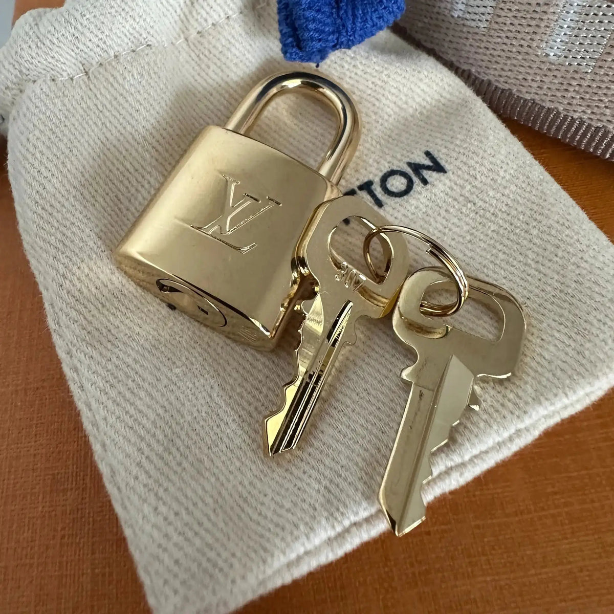 Louis Vuitton Speedy 20 mit Schulterriemen Monogram M46222 / ungetragen Louis Vuitton