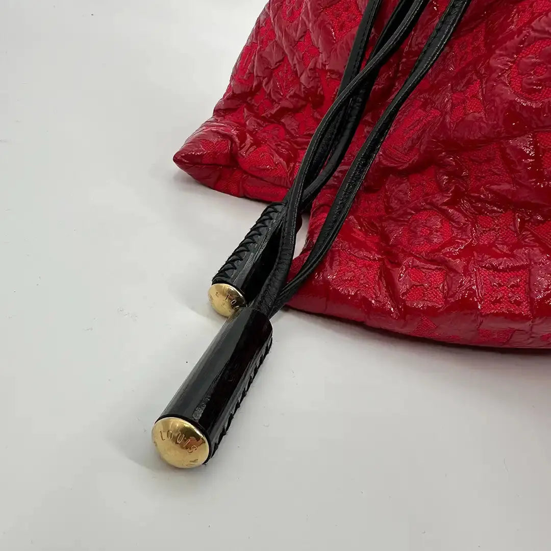 Louis Vuitton Squishy Tote Bag mit Kordelzug Monogram Vinyl rot M95257 / sehr gut Louis Vuitton