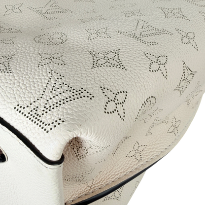 Louis Vuitton Carmel Hobo Mahina leer Crème Beige zilver