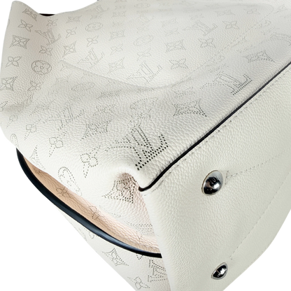 Louis Vuitton Carmel Hobo Mahina leer Crème Beige zilver