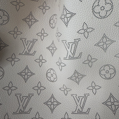 Louis Vuitton Carmel Hobo Mahina leer Crème Beige zilver