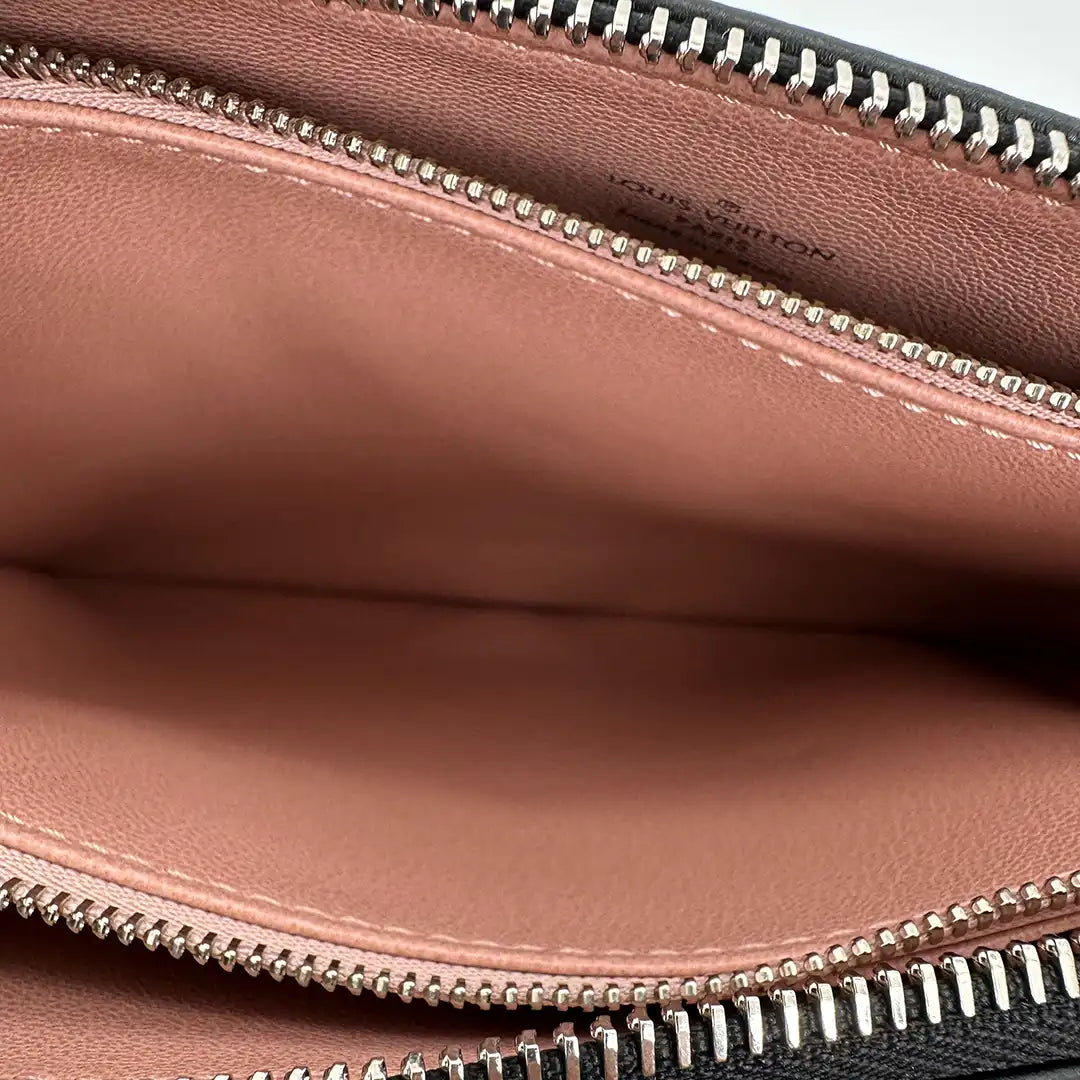 Louis Vuitton Coussin PM M23056 schwarz / silber Hardware / neuwertig Louis Vuitton