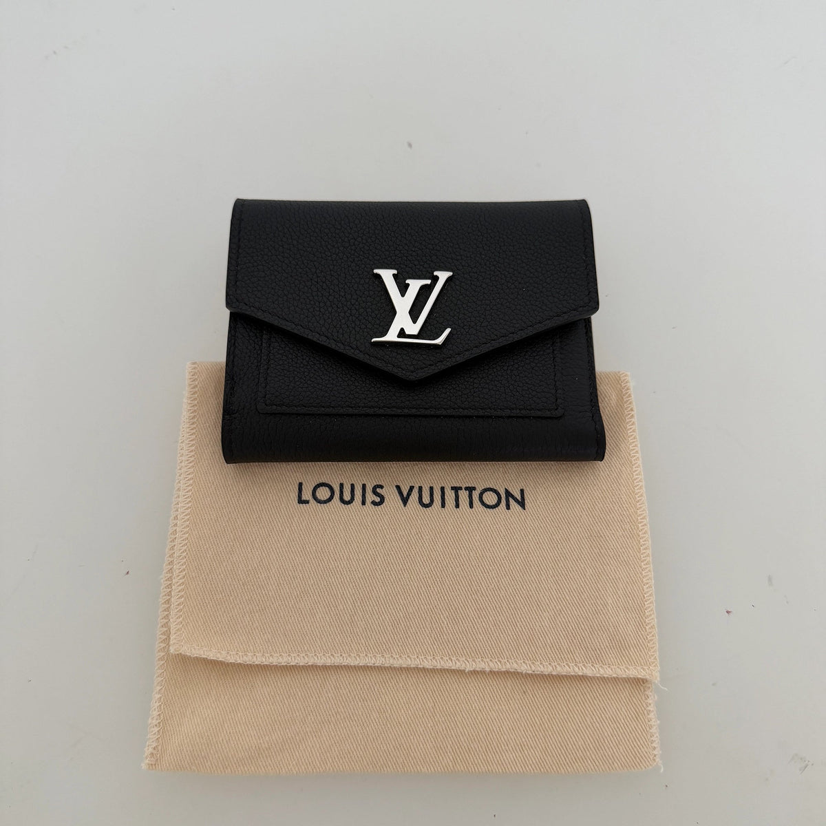 Louis Vuitton Mylockme Compact Wallet schwarz Leder / neuwertig Louis Vuitton