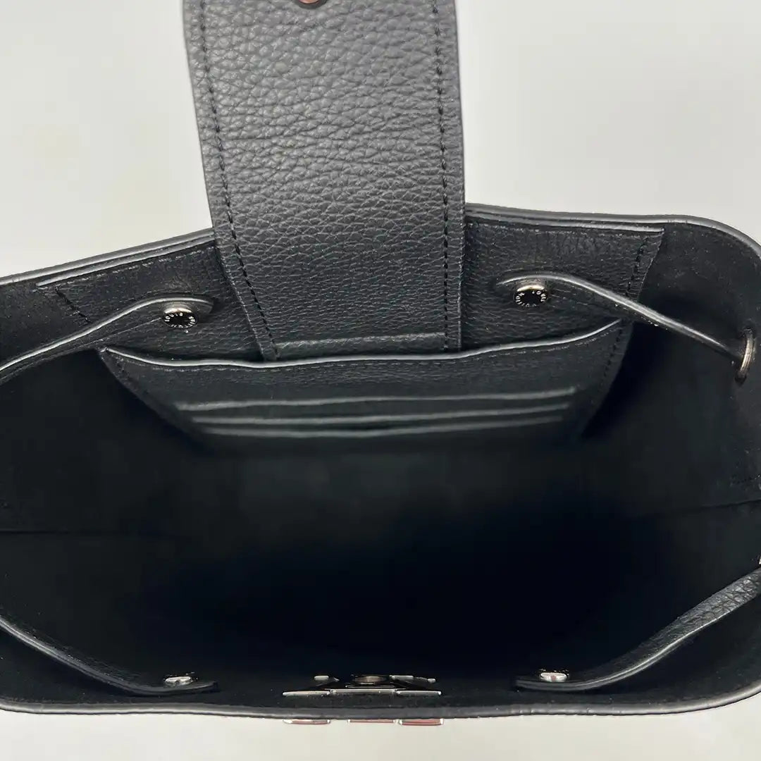Louis Vuitton Nano Lockme Bucket Kalbsleder schwarz / sehr gut Louis Vuitton