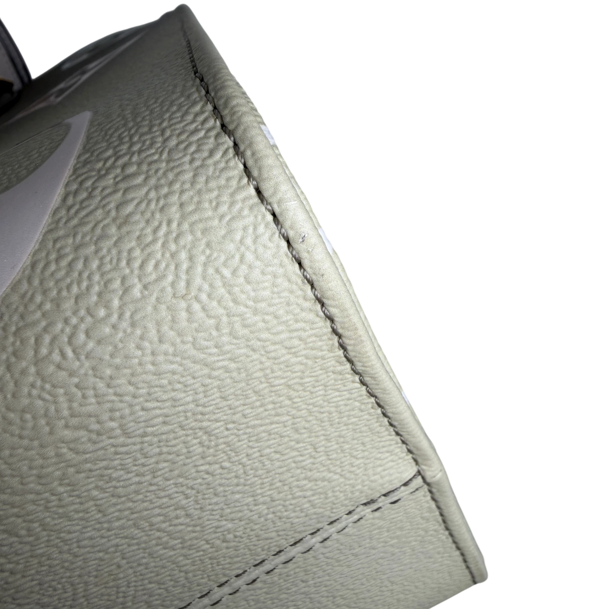 Louis Vuitton OnTheGo MM Spring in the City Empreinte Khaki Beige – Ansicht 8