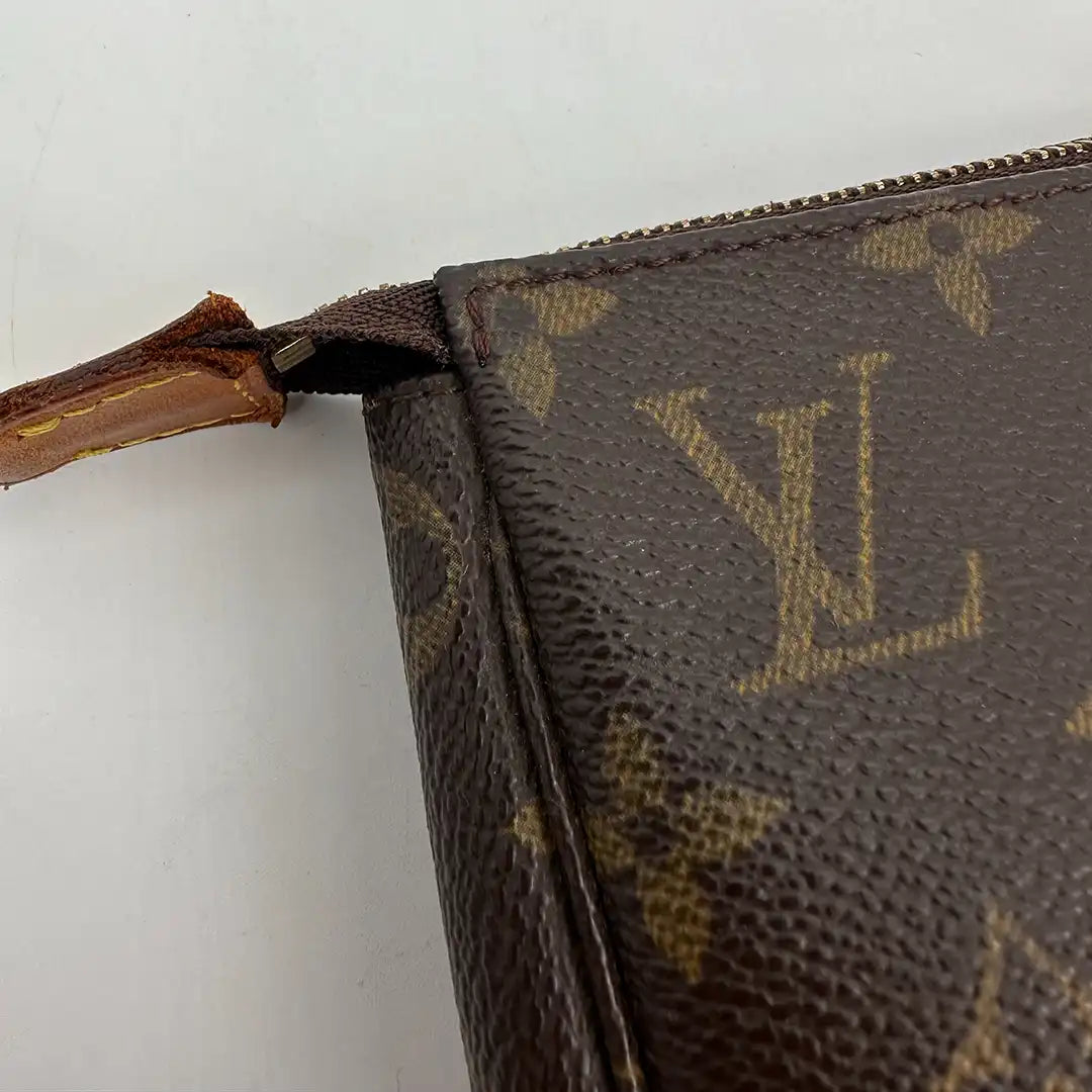Louis Vuitton Pochette Accessoires Monogram Canvas / gut Louis Vuitton