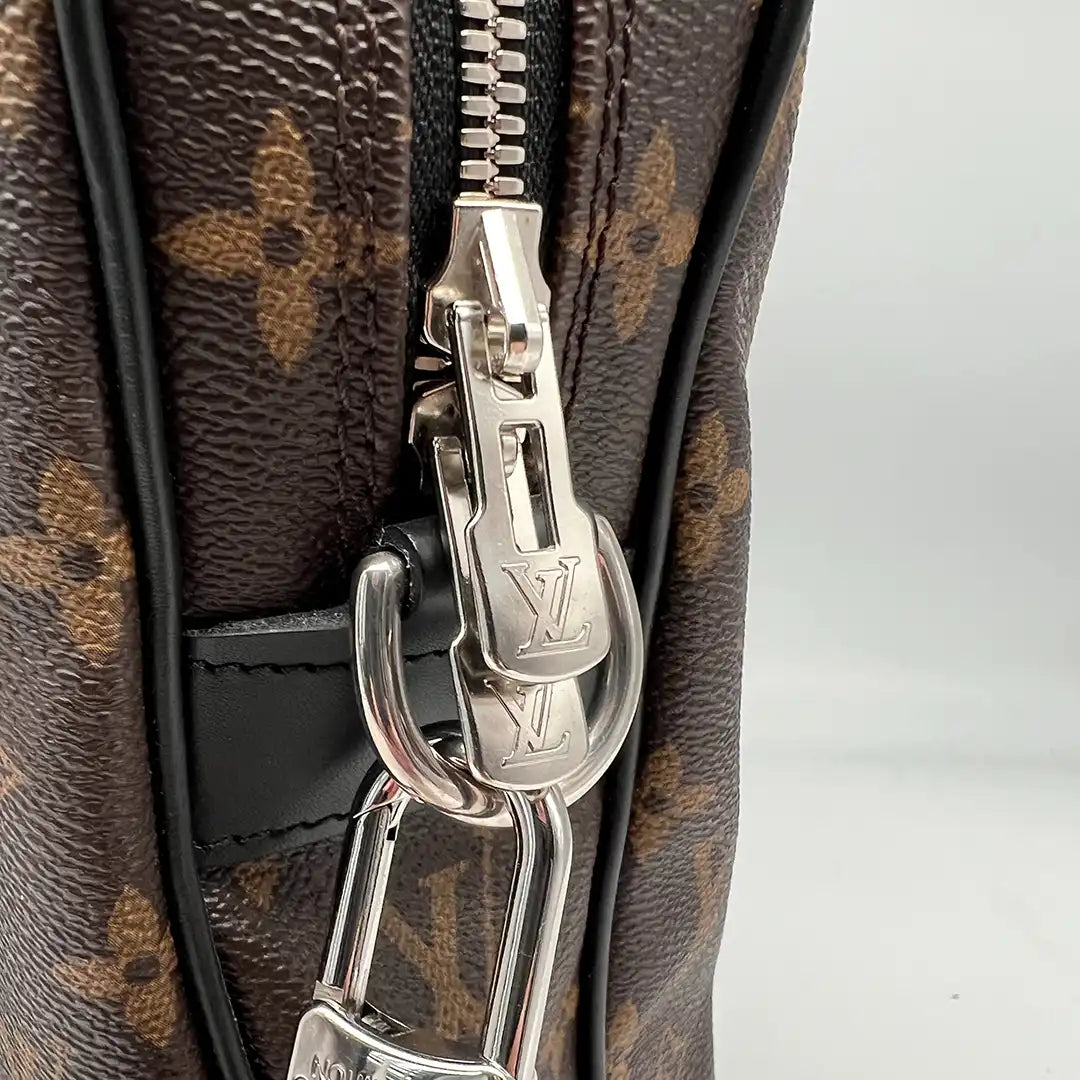 Louis Vuitton Porte Documents Voyage Monogram Macassar PM braun / sehr gut Louis Vuitton