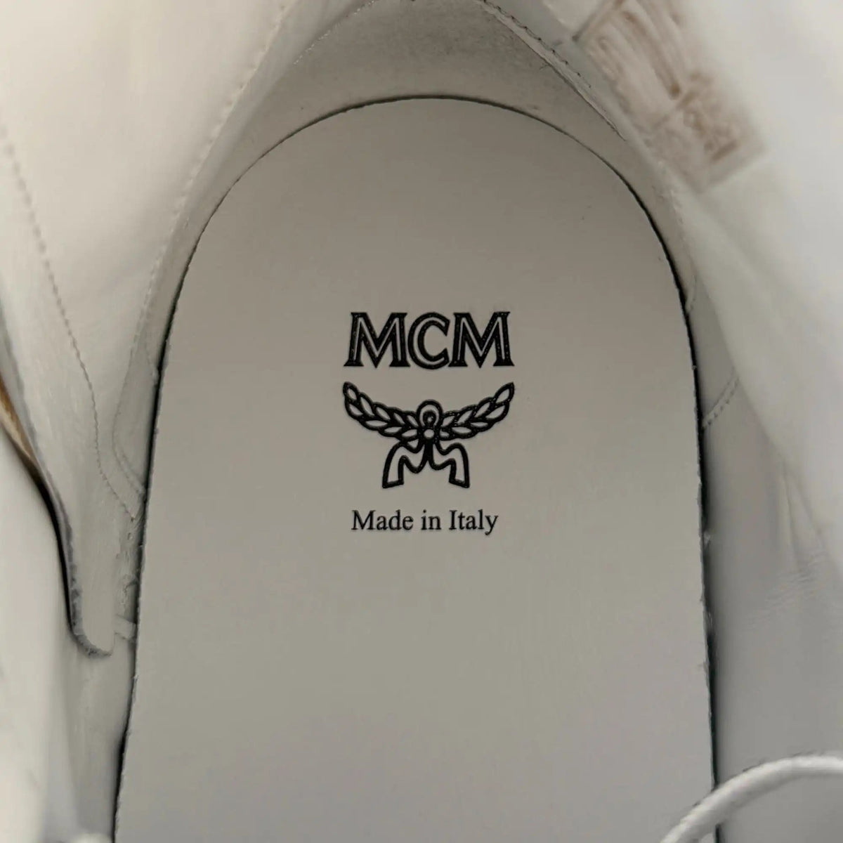 MCM High Top Turnlock Sneaker in Visetos Weiß Größe 44 / neuwertig MCM